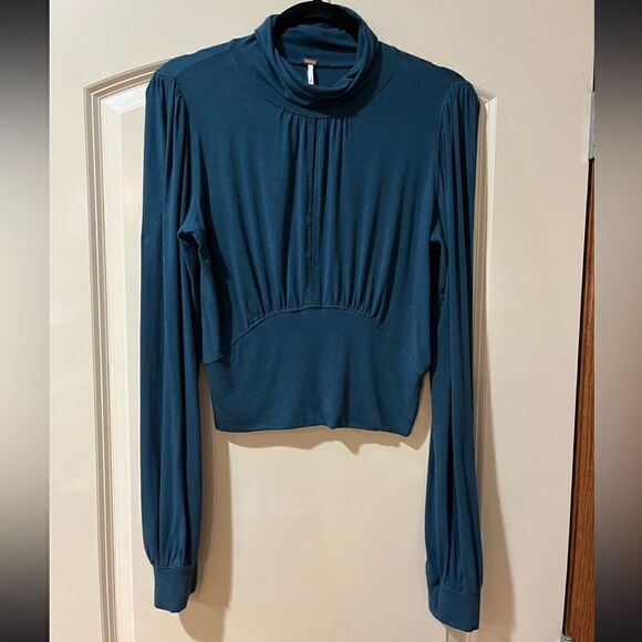 FREE PEOPLE Long Sleeve Turtleneck Bell Sleeve Top Teal Women’s Size Medium - Picture 2 of 6